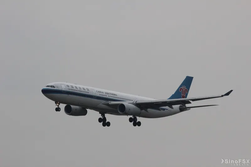 2014.8.12 ZGGG 02R拍机-航空摄影-中国模拟飞行网- 手机版- Powered by