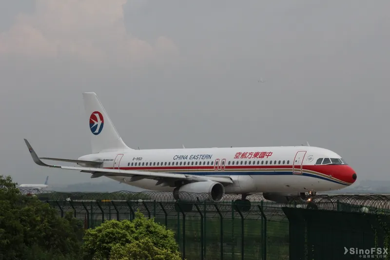 2014.8.12 ZGGG 02R拍机-航空摄影-中国模拟飞行网- 手机版- Powered by